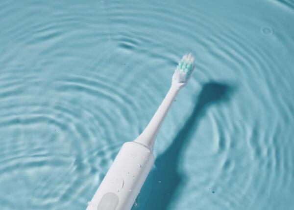 一篇告訴你：超聲波牙刷、聲波牙刷與電動牙刷的區(qū)別