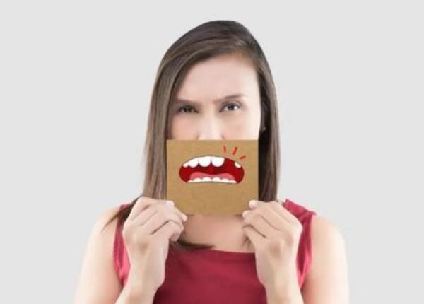 牙敏感用電動(dòng)還是手動(dòng)牙刷？牙齒敏感人群必看！