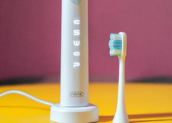 手提式電動牙刷怎么充電？電動牙刷充電方法大揭秘！