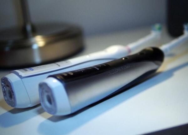 歐樂b電動牙刷充電器如何使用？從入門到精通，一篇就懂